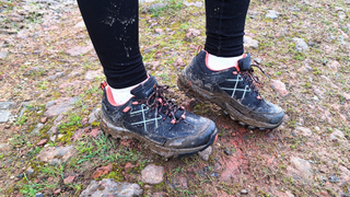 Regatta Samaris III Walking shoe being worn in the mud