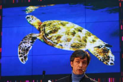Fabien Cousteau aims to break grandfather's 30-day record living undersea