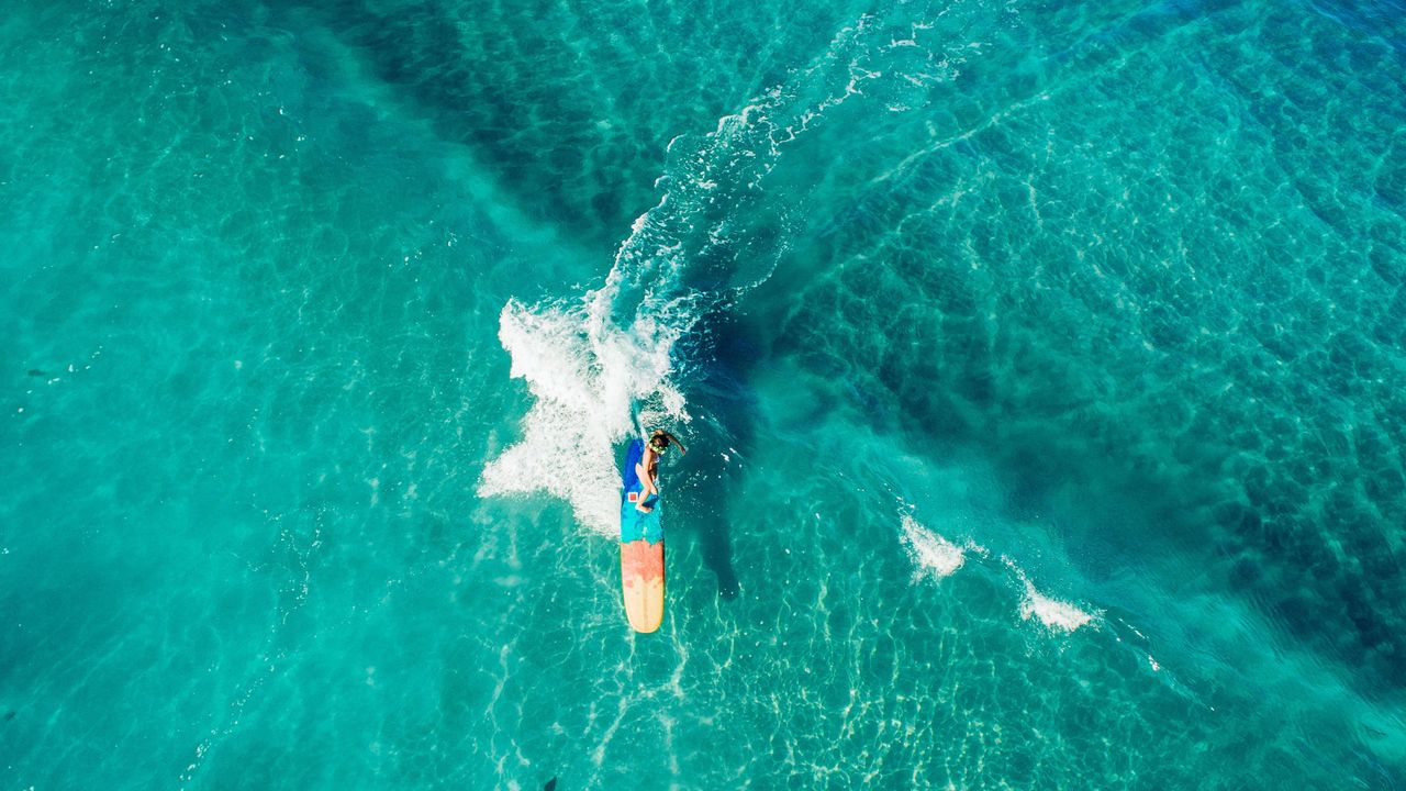 Sanuk Surfer, Kiana Fores, in Hanalei Bay