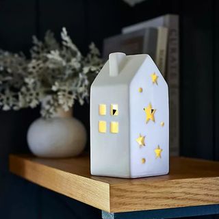 ceramic house with tealight 