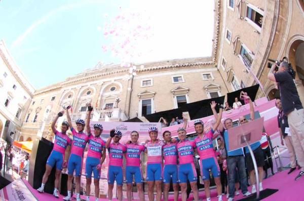 Adriano Malori and his Lampre-ISD team before the start.