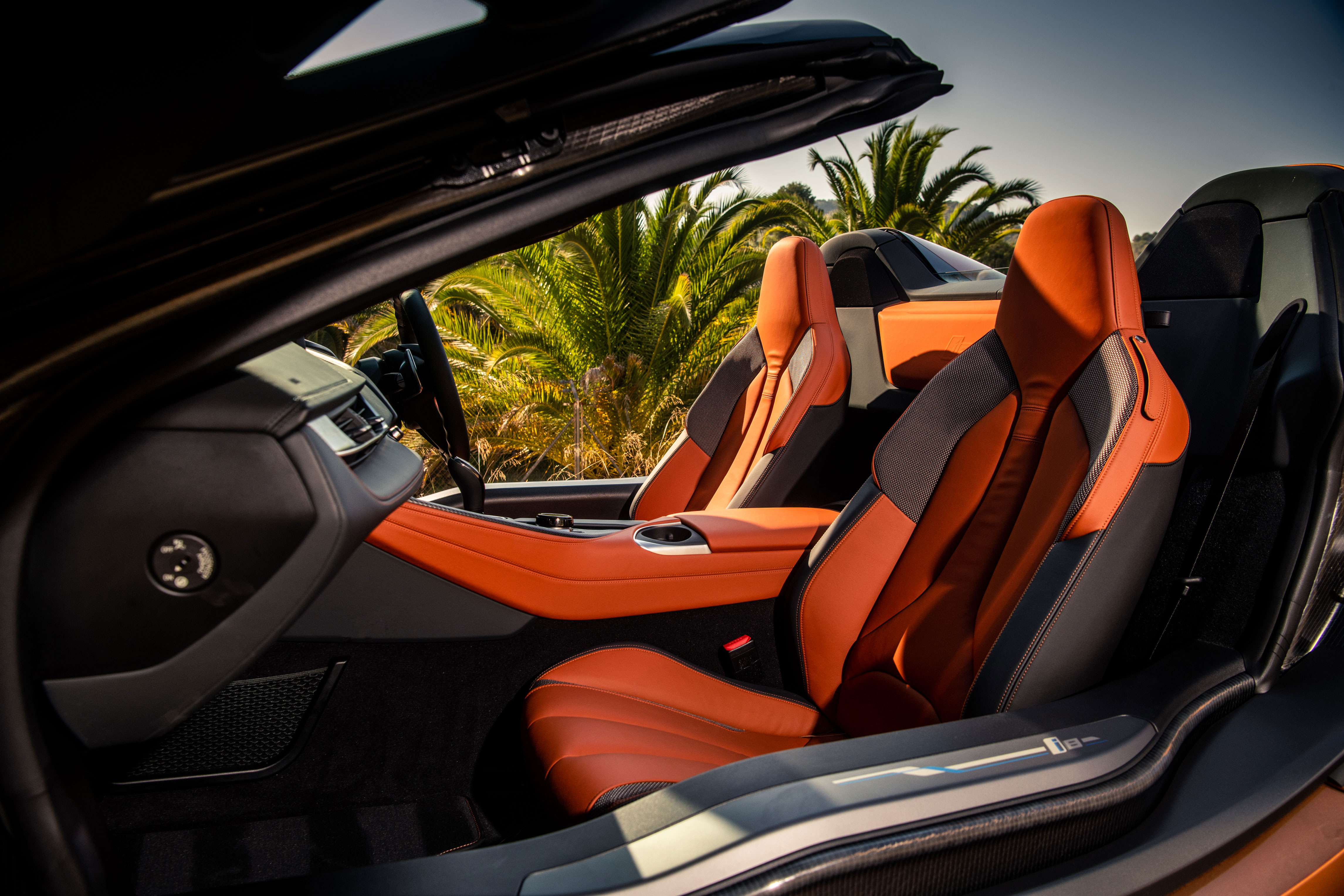 BMW i8 Roadster driver seat and passenger seat