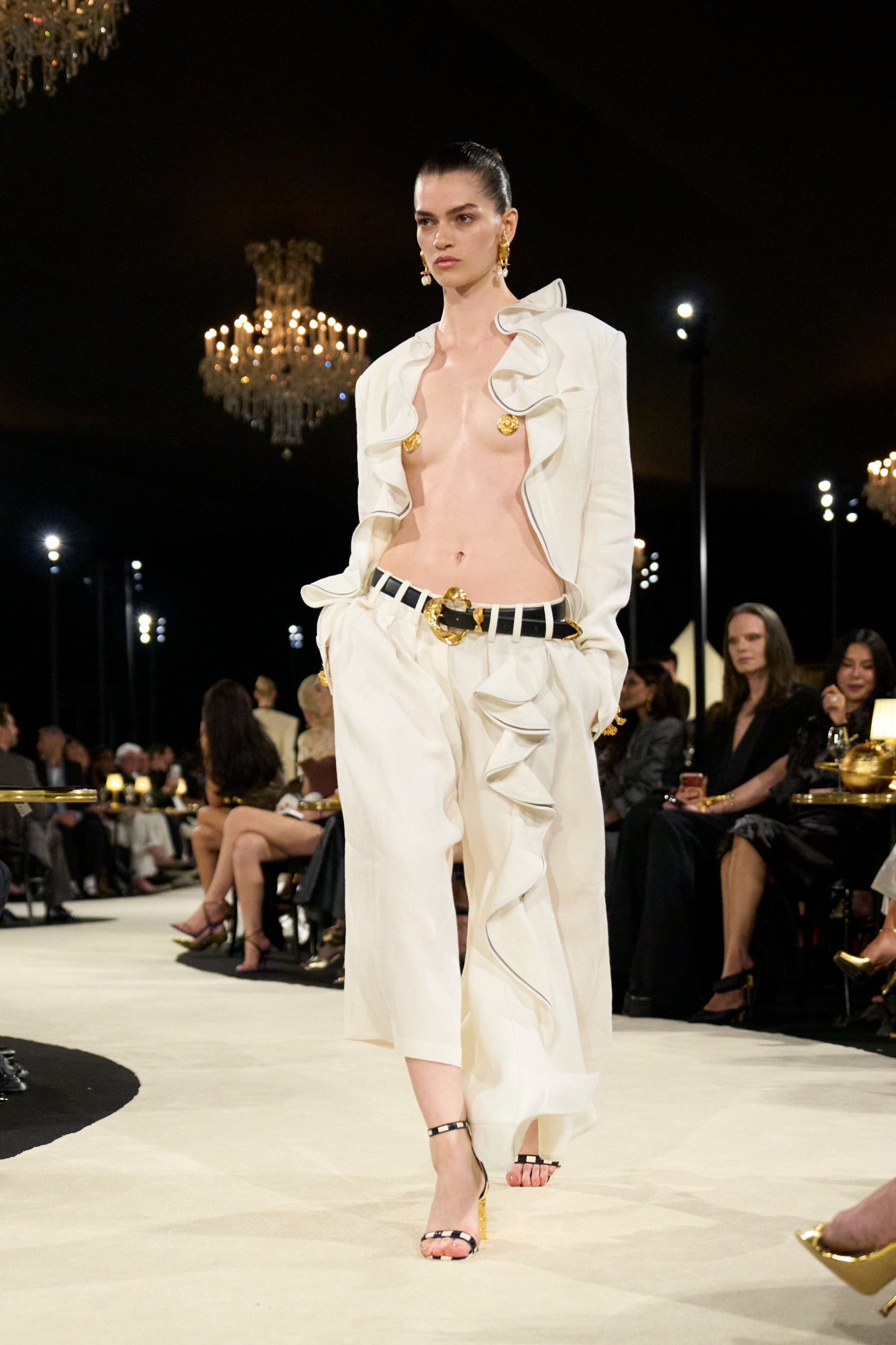 Schiaparelli S/S 27 runway