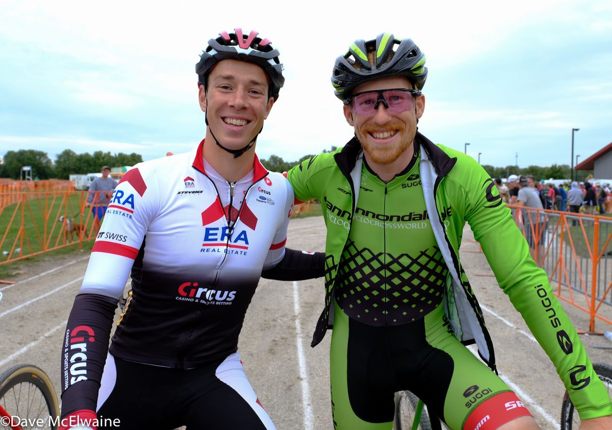 Belgium&rsquo;s Laurens Sweeck (Era-Circus) and USA&rsquo;s Stephen Hyde (Cannondale) share a laugh at the start