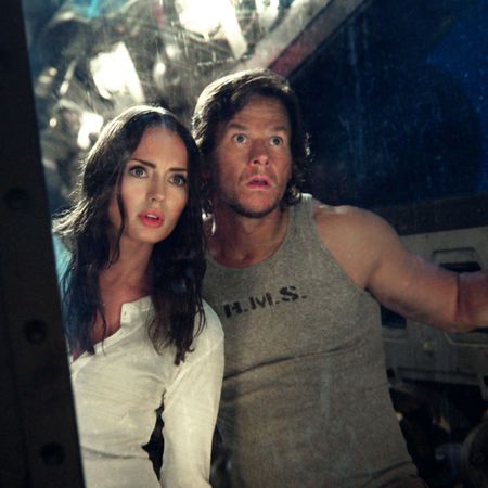 Flash photography, Long hair, Necklace, Vest, Photobombing, 