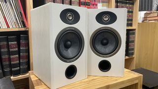 Standmount speakers: Focal Vestia No.1