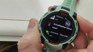 Garmin Instinct 3 in line green