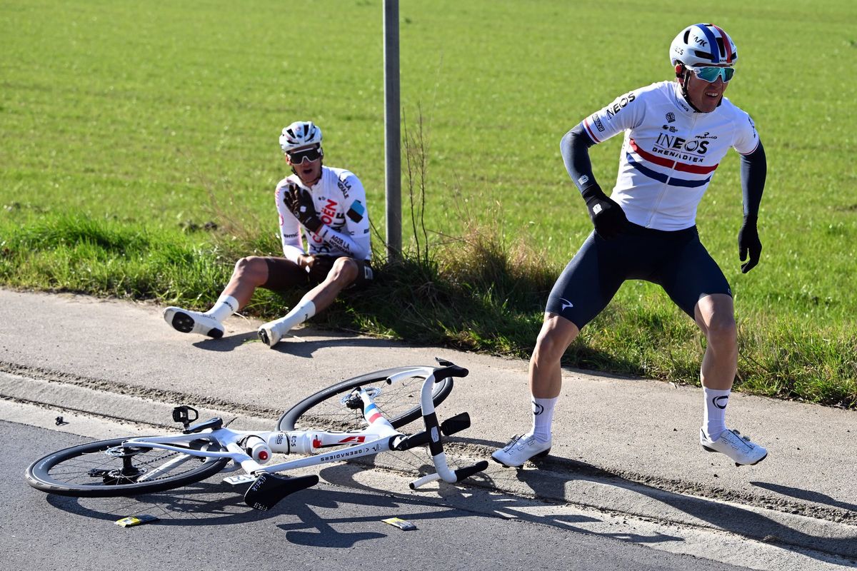 Omloop Het Nieuwsblad 2022 77th Edition Gent Ninove 2042 km 26022022 Crash Ben Swift GBR INEOS Grenadiers Lawrence Naesen BEL AG2R Citroen Team photo Vincent KalutPNSprintCyclingAgency2022