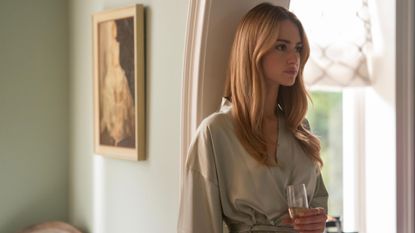 grace van patten as lucy albright wearing a bridesmaid silk robe on tell me lies