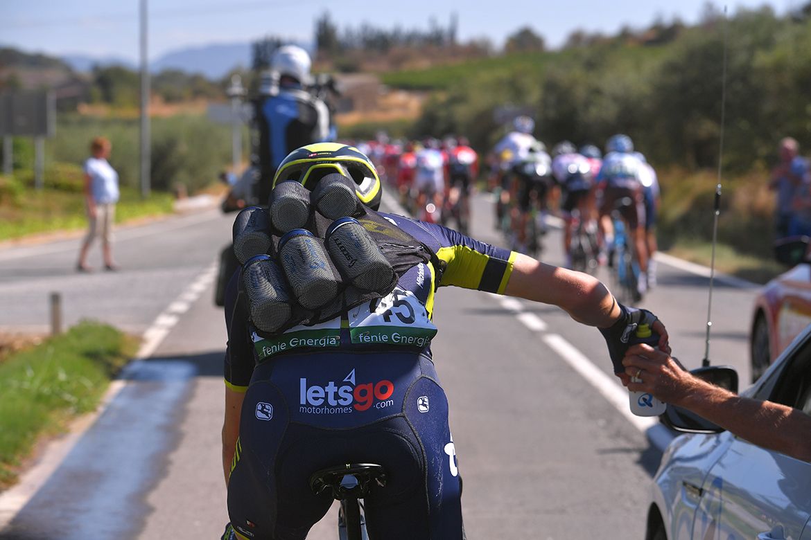 A handy way of carrying plenty of bidons