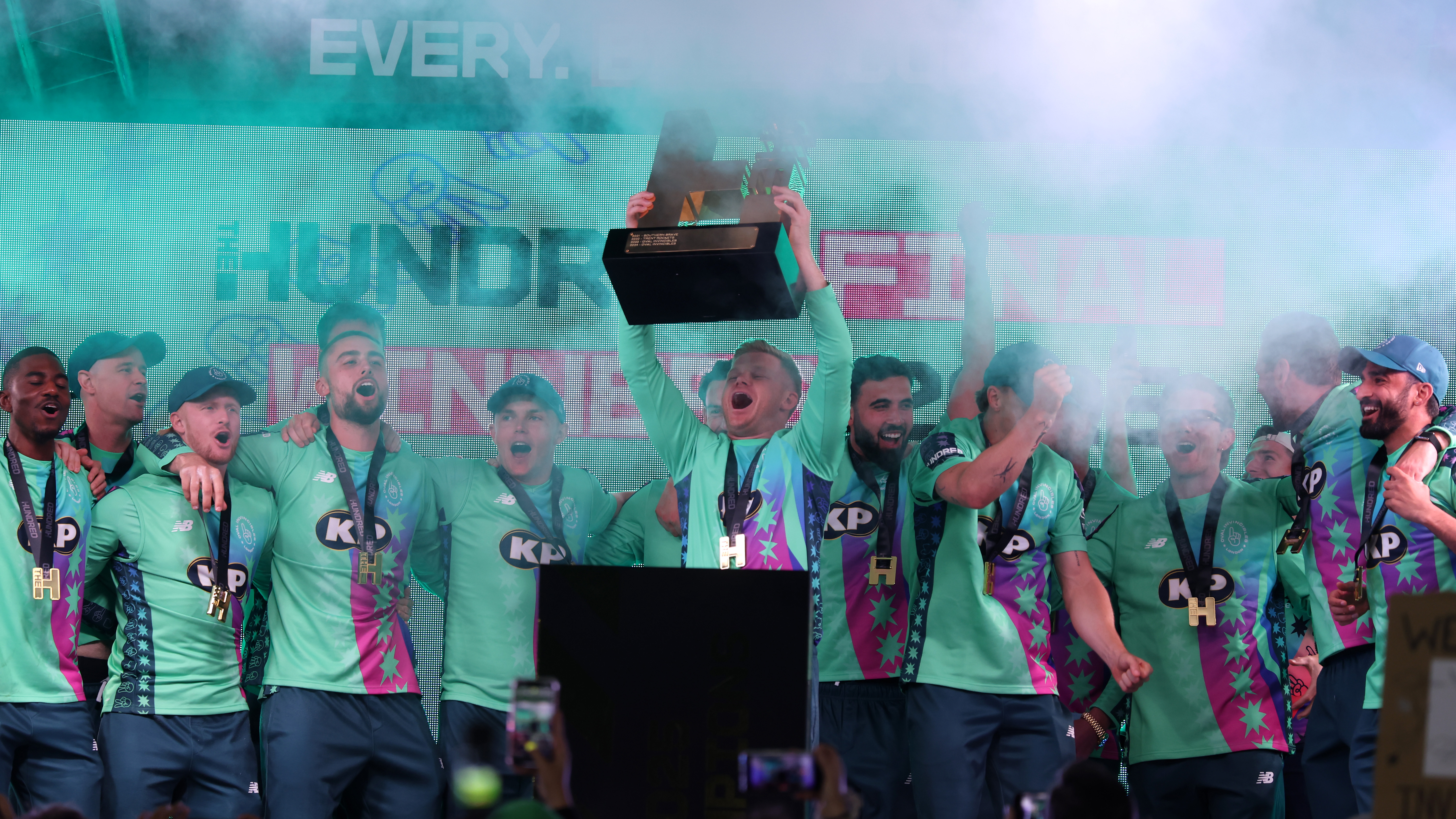 Sam Billings of Oval Invincibles lifts The Hundred Men's Champions' Trophy following victory in The Hundred Final match between Oval Invincibles Men and Trent Rockets Men
