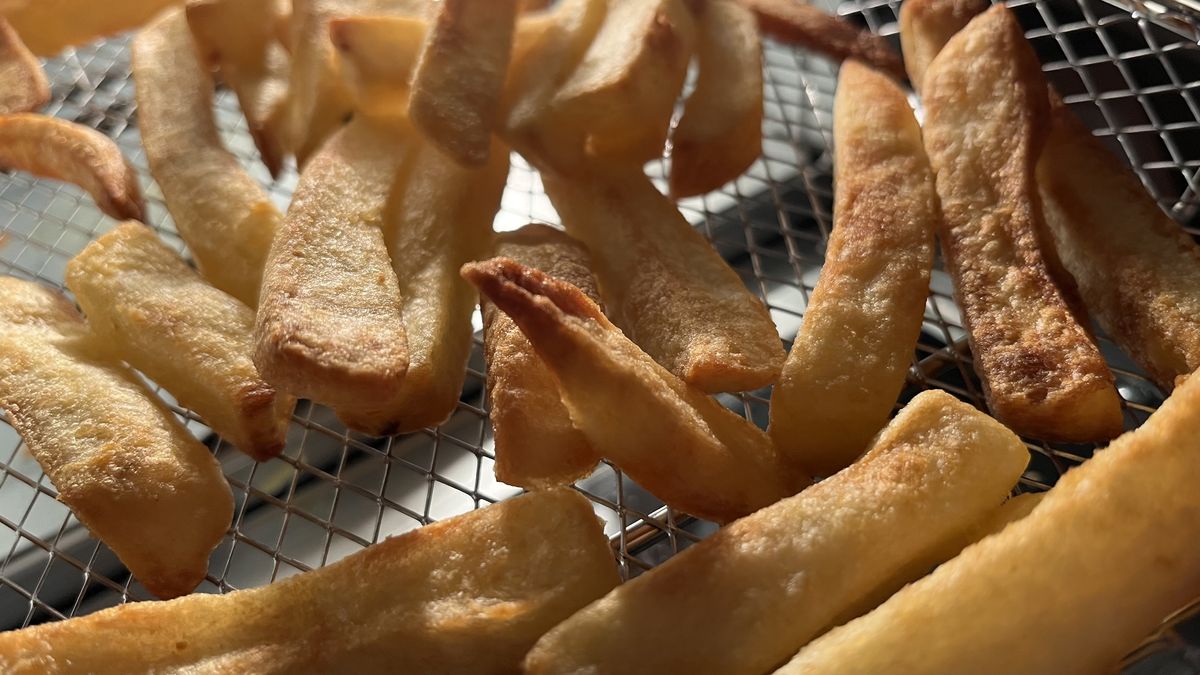 HYSapientia 24L Air Fryer Oven review a countertop oven with plenty of