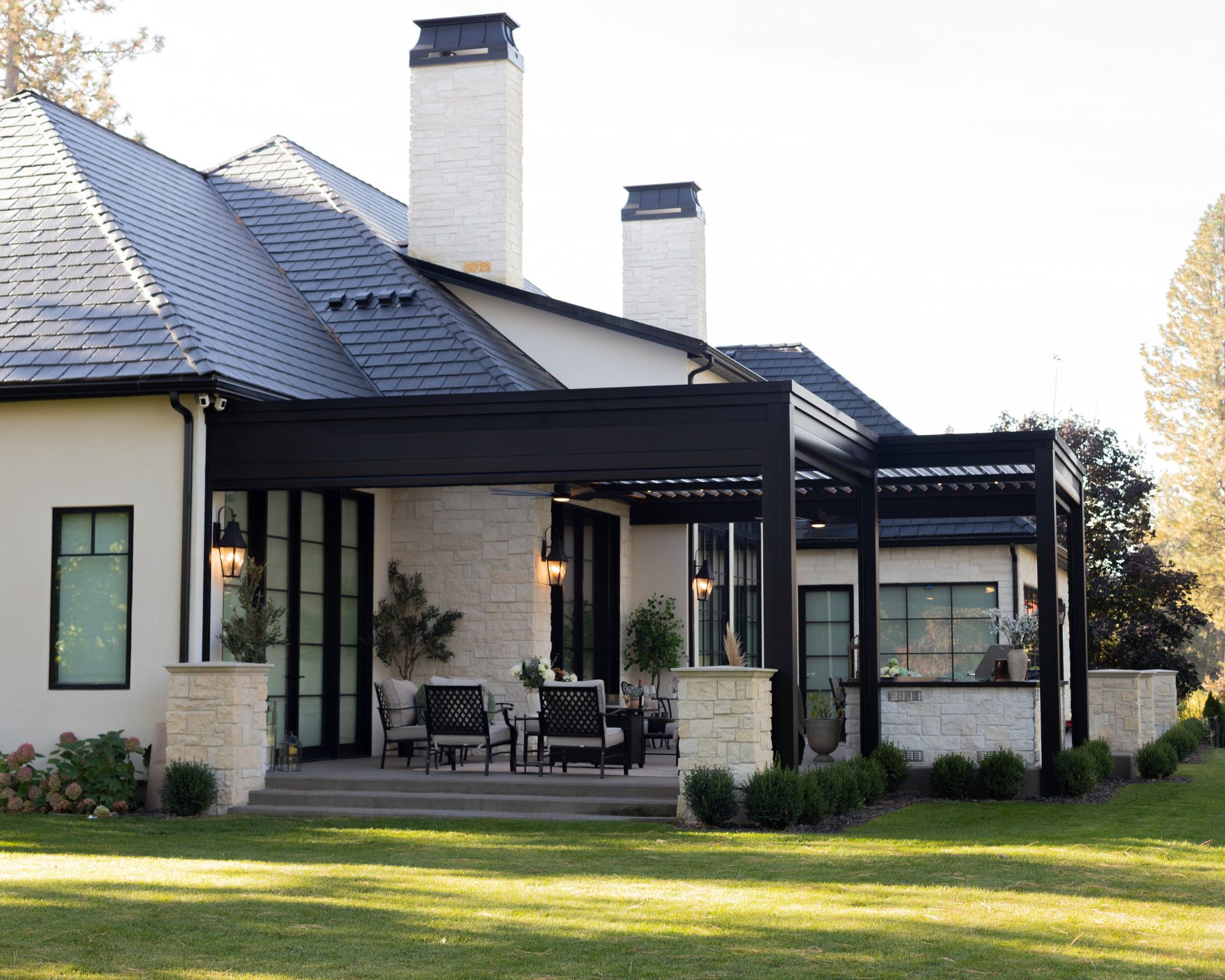 David Henrie pergola