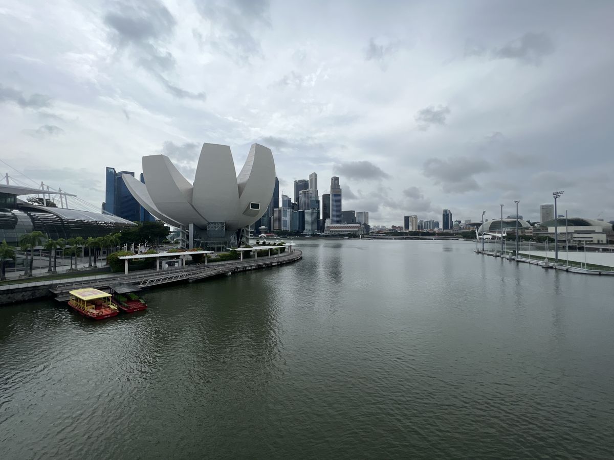 Example image of a harbour taken in ultra wide mode