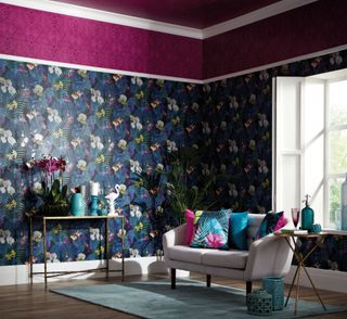 Patterned wallpaper in a living room