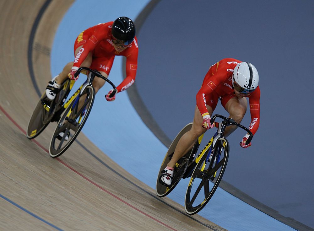 Tianshi Zhong and Lin Junhong (China)