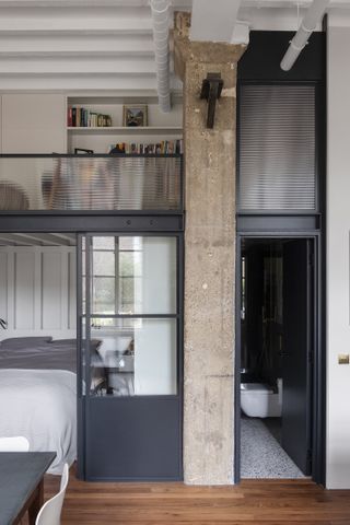 Ones bedroom apartment with glass sliding doors