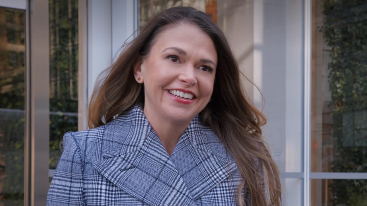 Sutton Foster as Liza in Younger Season 7x08