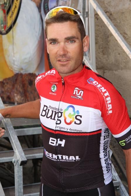 Mois&eacute;s Due&ntilde;as, well-known for testing positive in the Tour de France 2008, competes here with Burgos BH