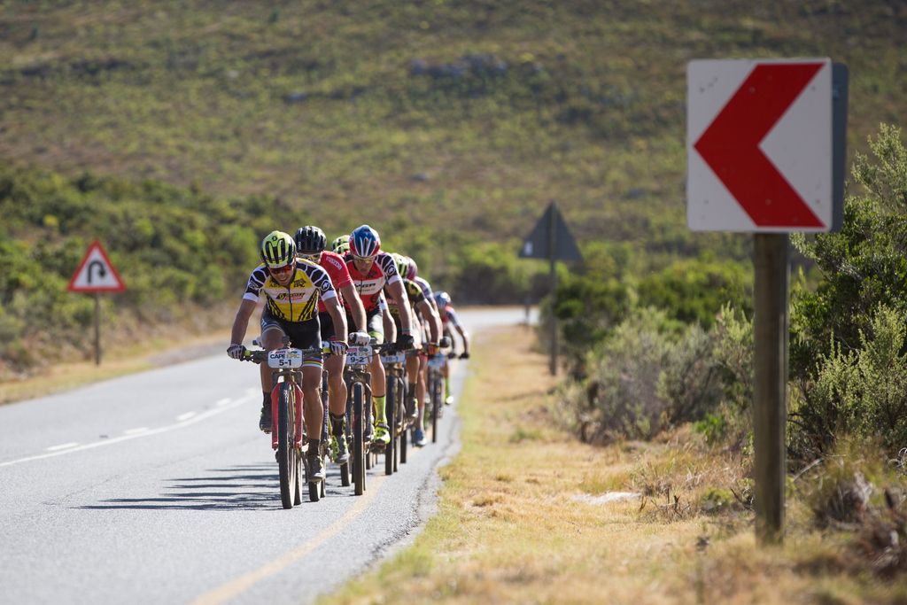 Nino Schurter leading the bunch during stage 7
