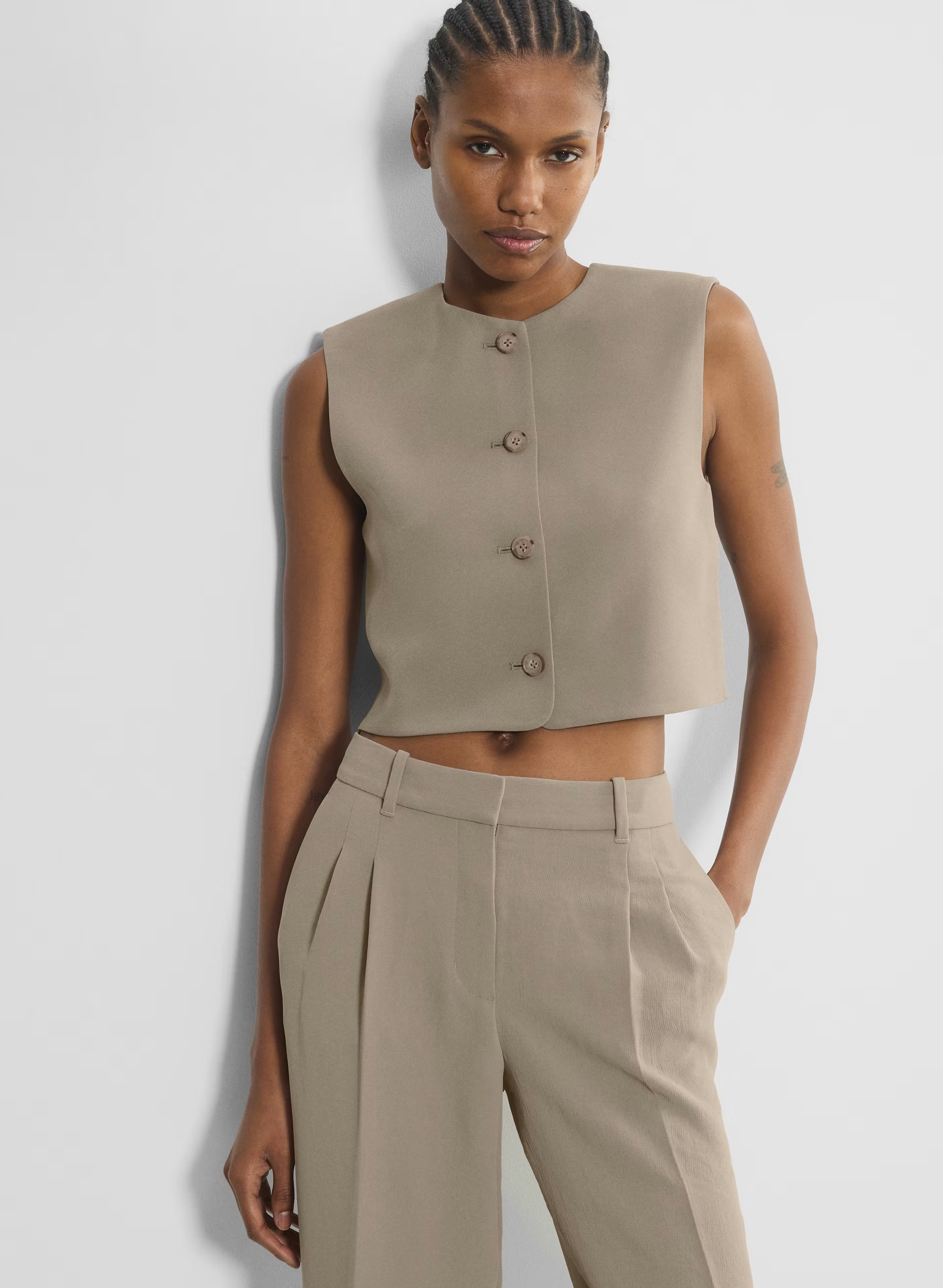 Aritzia, Babaton Record Vest in Nomad Taupe