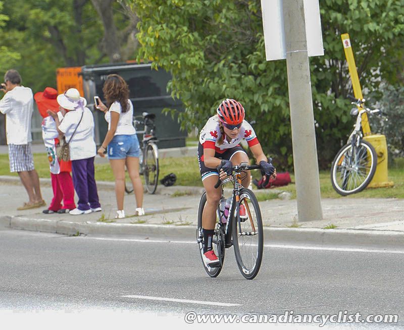 Jasmin Glaesser (can) attacks with 2 laps to go