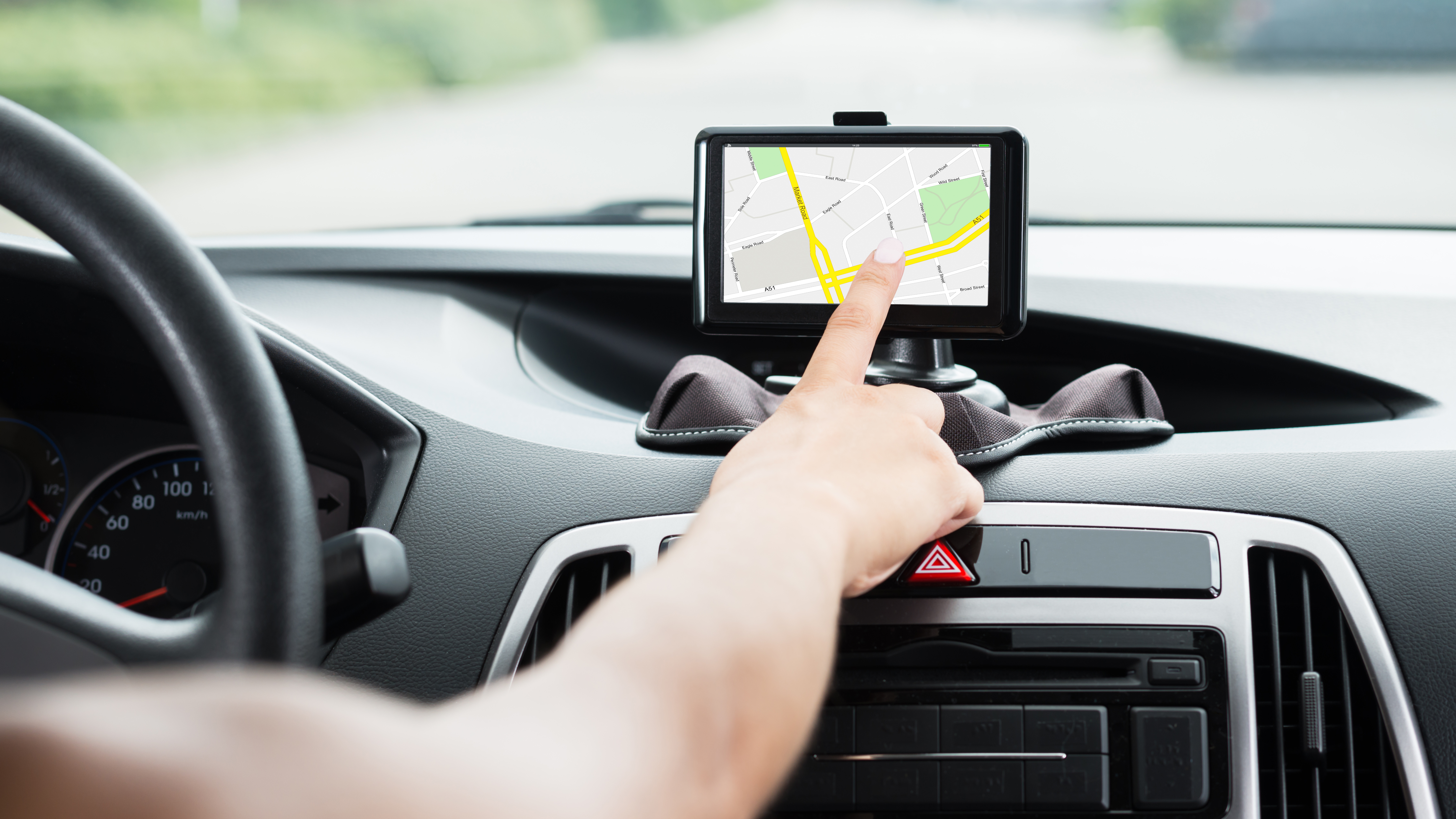 Car GPS Spoken Turn- to-turn Vehicle GPS Navigator Lifetime Map Updates Navigation System for Cars 7 inch SAT NAV 