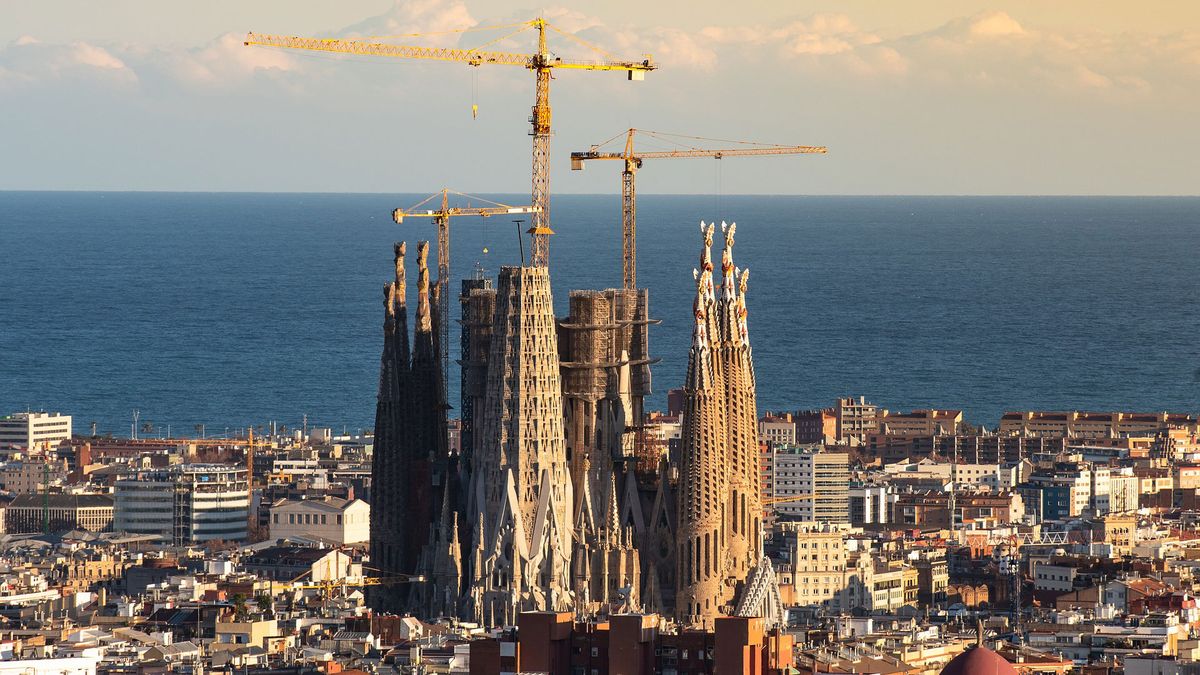 34 world-famous buildings to inspire you | Creative Bloq : A astonishing photo showing an stunning view. The hues are just striking and combination perfectly. Its arrangement looks great, and the details are also very sharp.