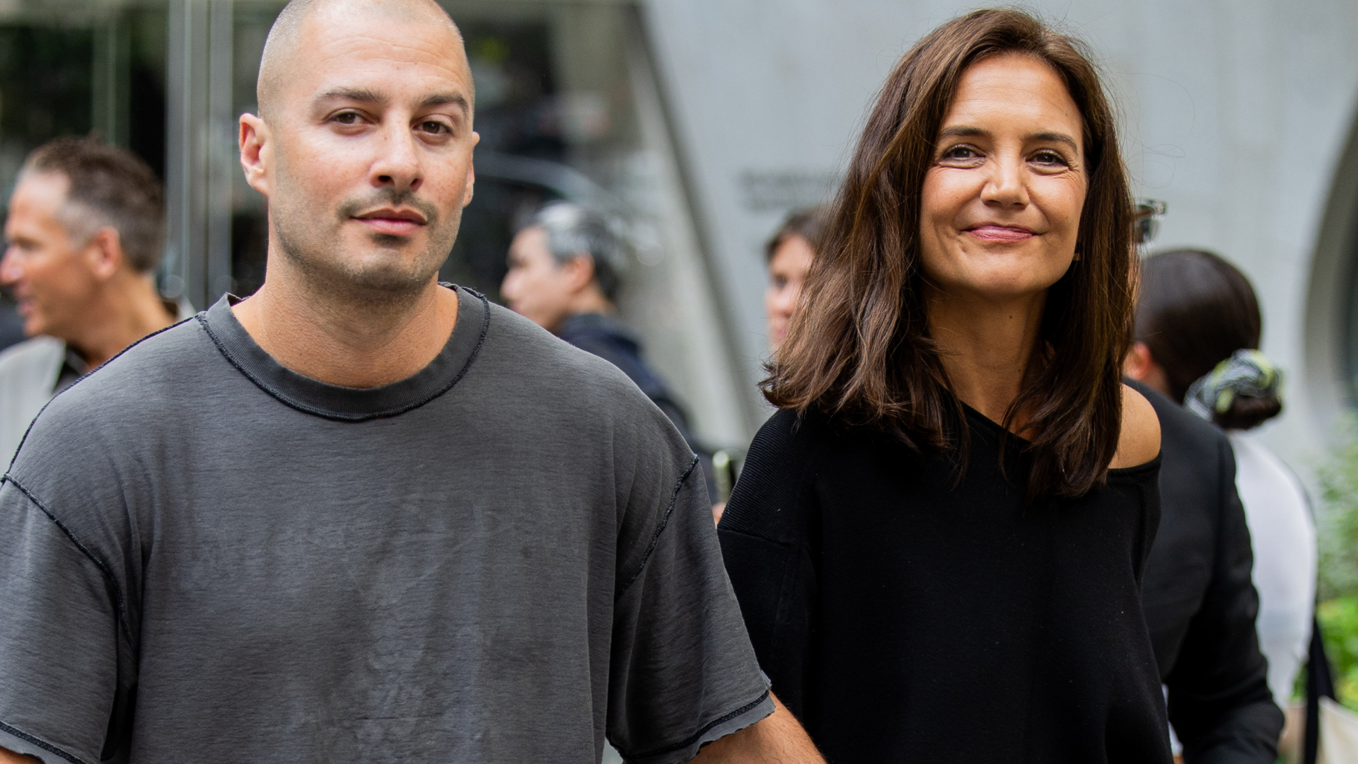 Katie Holmes brought her boyfriend and a humble black T-shirt to New York Fashion Week