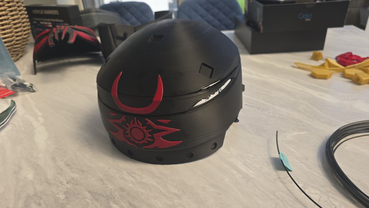 Using a 3D pen for cosplay