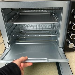 Testing of a countertop oven from Lakeland
