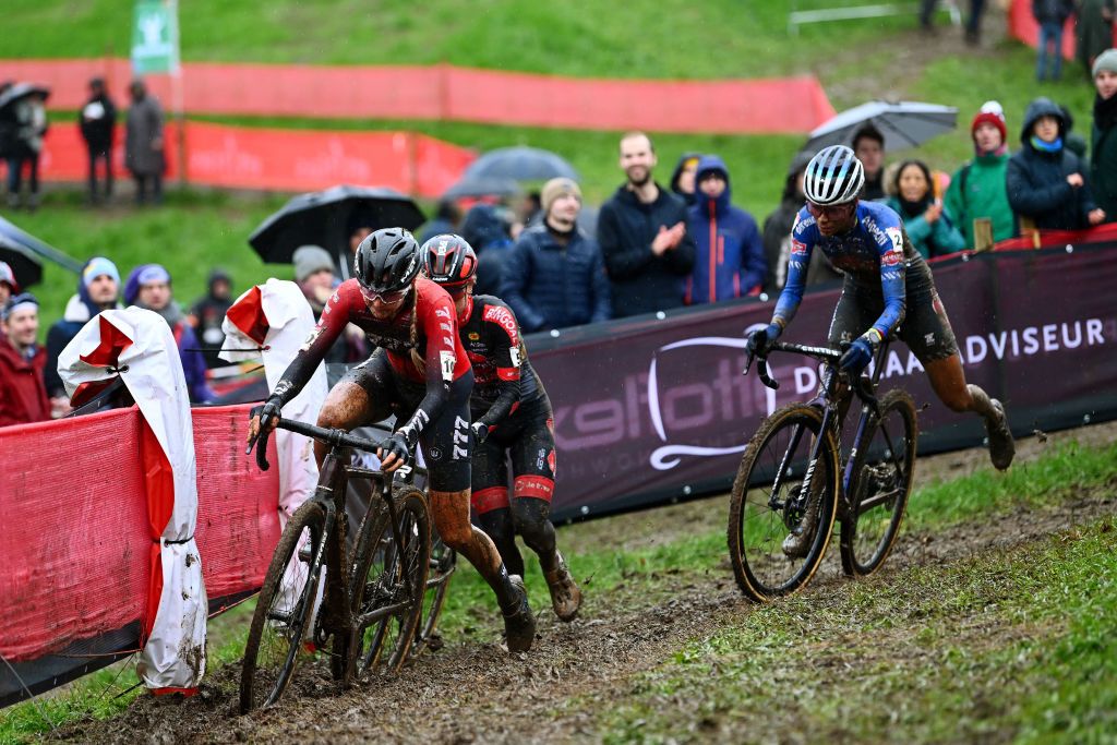 OVERIJSE BELGIUM NOVEMBER 20 LR Aniek Van Alphen of The Netherlands and Team 777 Denise Betsema of The Netherlands and Team Pauwel Sauzen Bingoal and Ceylin Del Carmen Alvarado of The Netherlands and Team Alpecin Deceuninck compete during the 62nd UCI Cyclocross World Cup Druivencross Overijse 2022 Womens Elite CXWorldCup Overijse Cyclocross on November 20 2022 in Overijse Belgium Photo by Luc ClaessenGetty Images