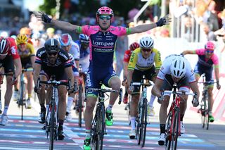 Sacha Modolo (Lampre-Merida) wins stage 17 of the Giro d'Italia.