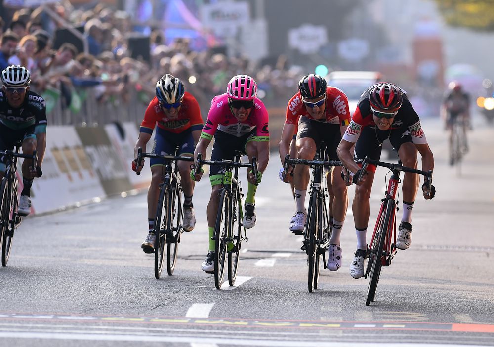 Dylan Teuns wins the sprint for third at Il Lombardia