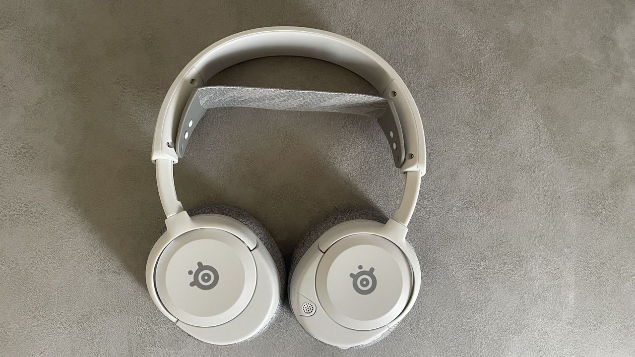 SteelSeries Arctis Nova 1 gaming headset