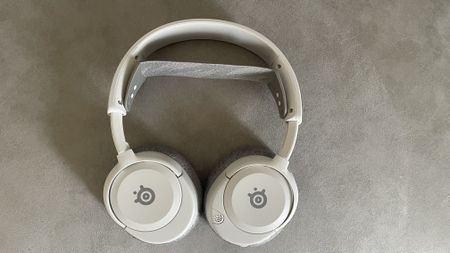 SteelSeries Arctis Nova 1 gaming headset