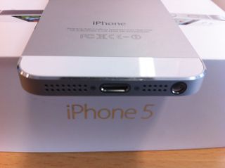 Apple iPhone 5 - Lightning