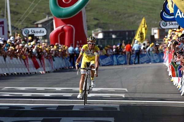 Iban Mayo (Saunier Duval-Prodir) attacked the main contenders at the right time to gain a few seconds, the runner-up spot and a few bonus seconds as well.