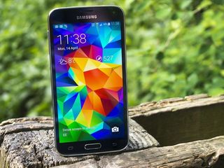 Samsung Galaxy S5 Super AMOLED display