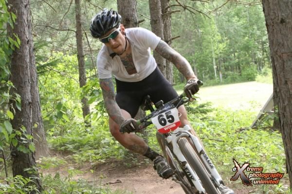 Mark Lalonde (Lalonde Bros-T6) fought hard for 3rd aboard a 36:16 singlespeed.