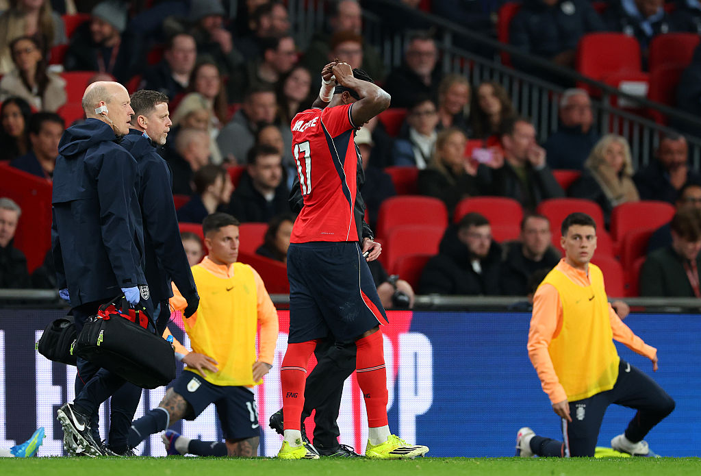 Noni Madueke was forced off for England with a knee injury