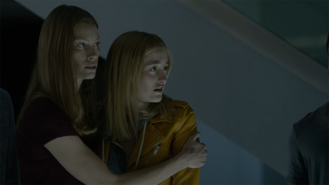 Eve (Alyssa Sutherland) and Alex Copeland (Gus Birney) in The Mist