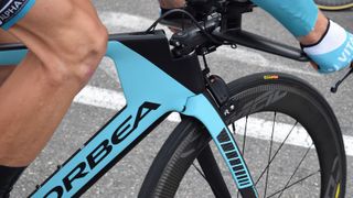 Unlike many time trial framesets that use integrated steerers and stem systems, the Orbea runs a traditional stem