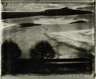 Black and white photograph: La Neva, 2002