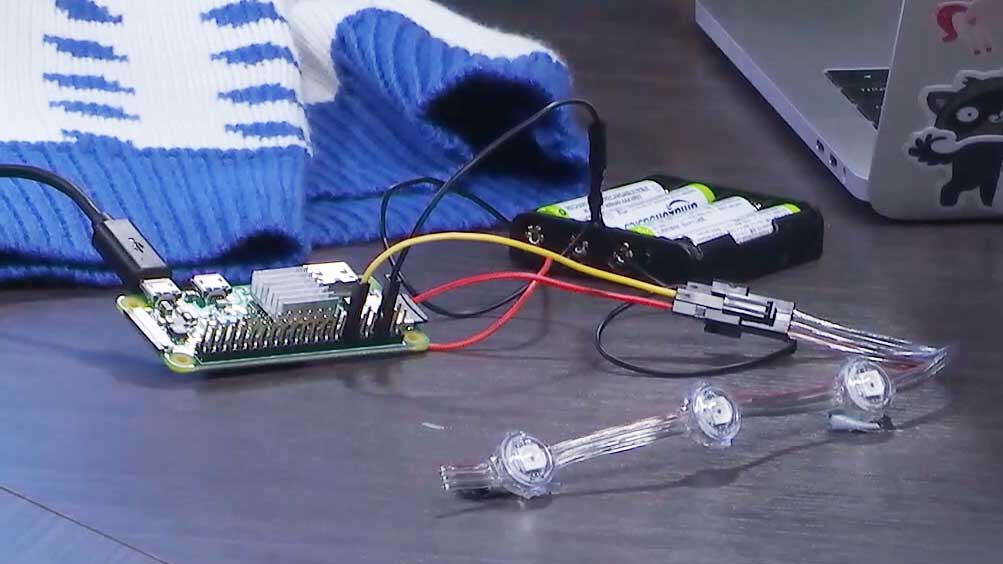Raspberry Pi-Powered Sweater