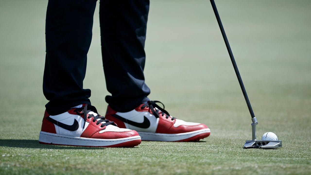 Can I play golf in trainers