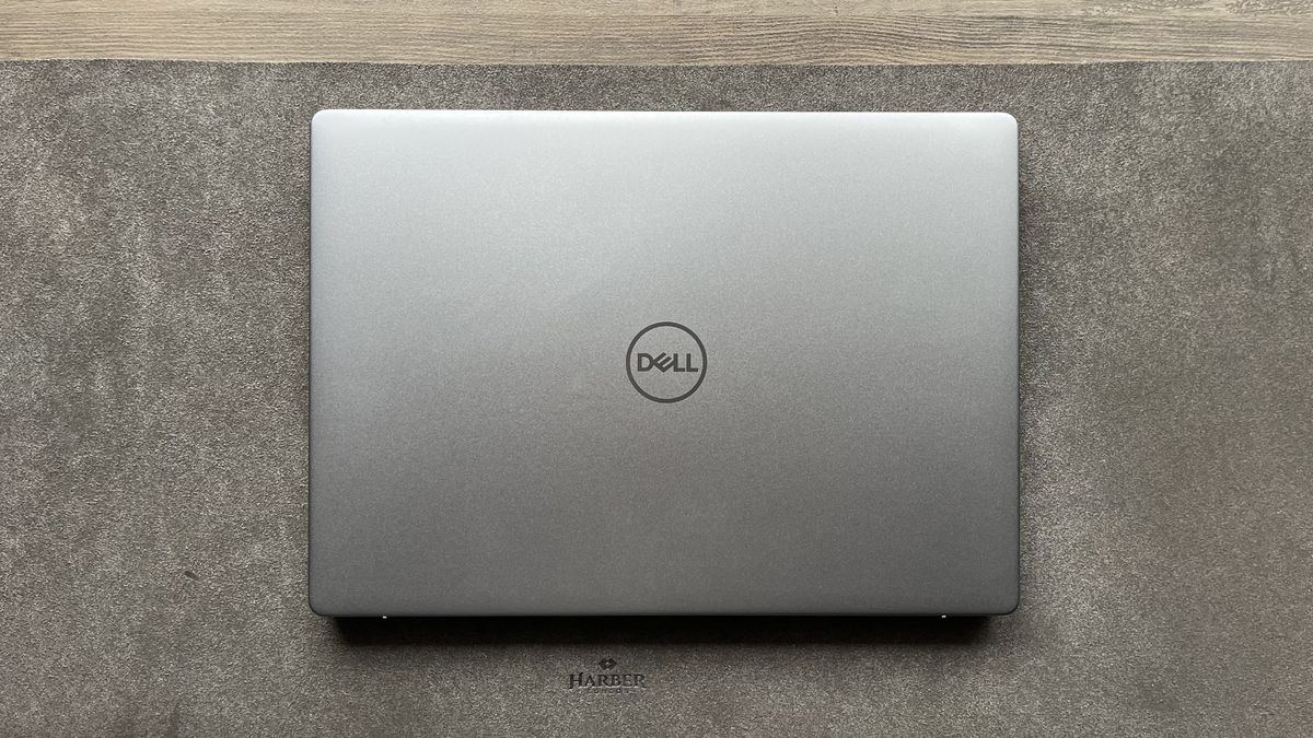 Dell Inspiron 14 Plus 7441 closed