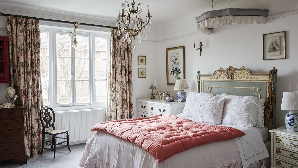 13 vintage bedroom ideas: retro looks for any bedroom ...