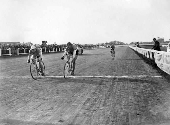 The 1936 finish at Paris-Roubaix