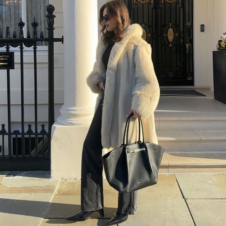 @maggie_mccormack showing the best ways to style black denim by New Yorkers